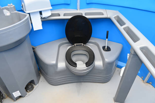 Best Porta potty delivery and setup  in Highland, IN